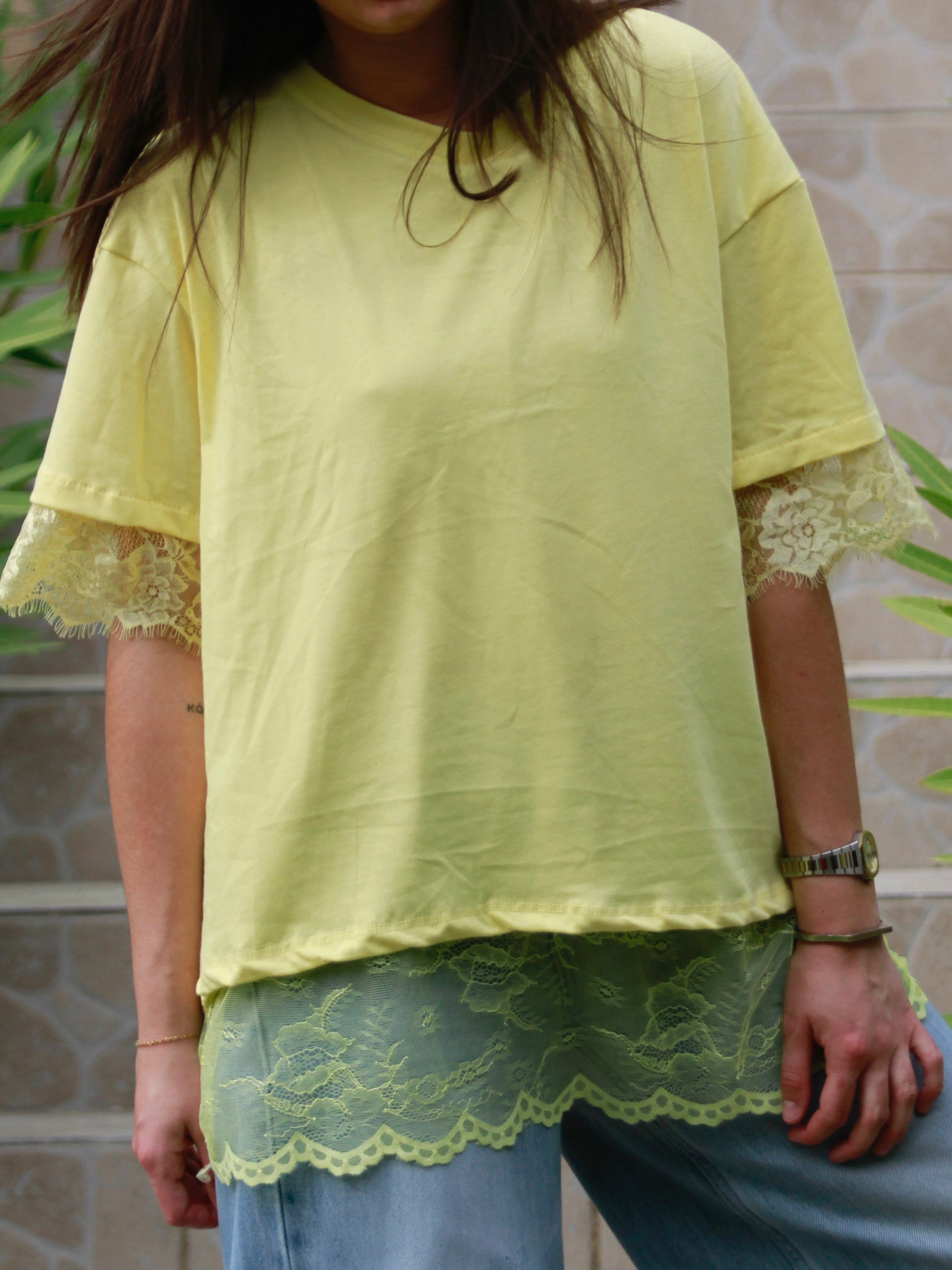 T-Shirt dentelle jaune face