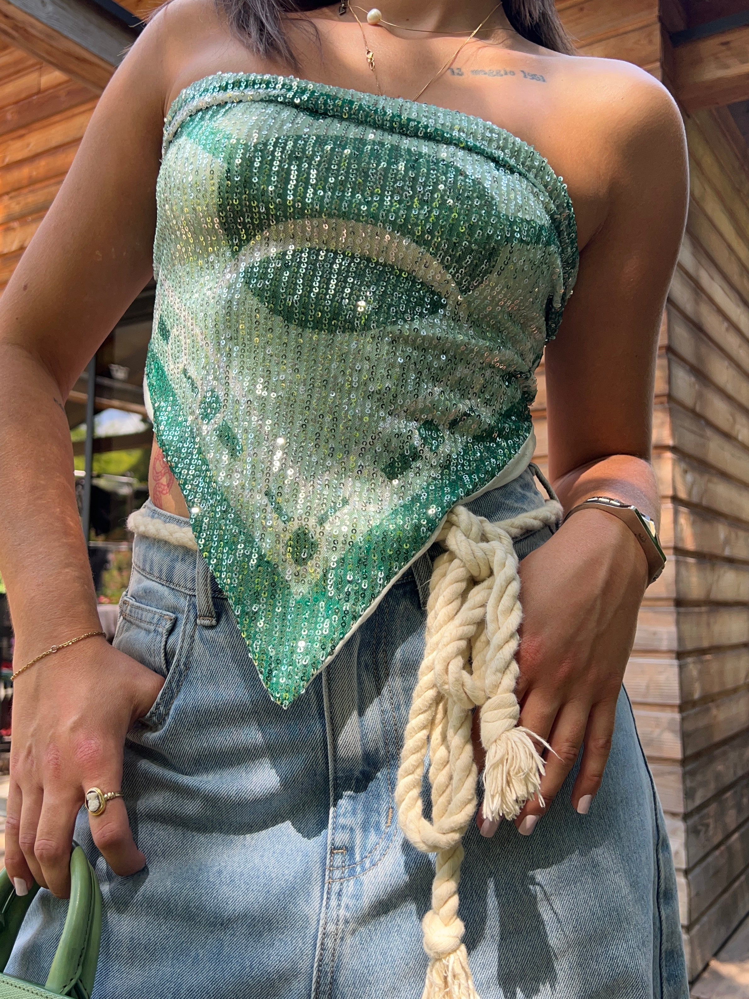 Top Sequins vert bustier face